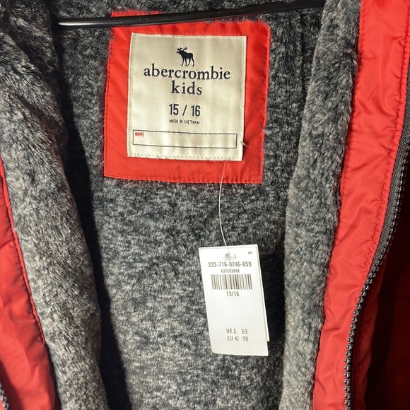 Abercrombie kids Puffer Jacket Red Ombré - Picture 4 of 4